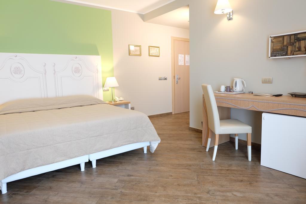 אקווי טרמה Hotel Monteverde מראה חיצוני תמונה